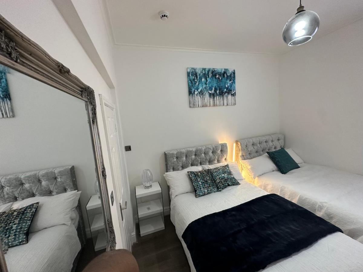 Lovely 2 Bedroom In Close To Centre And Stadium #1