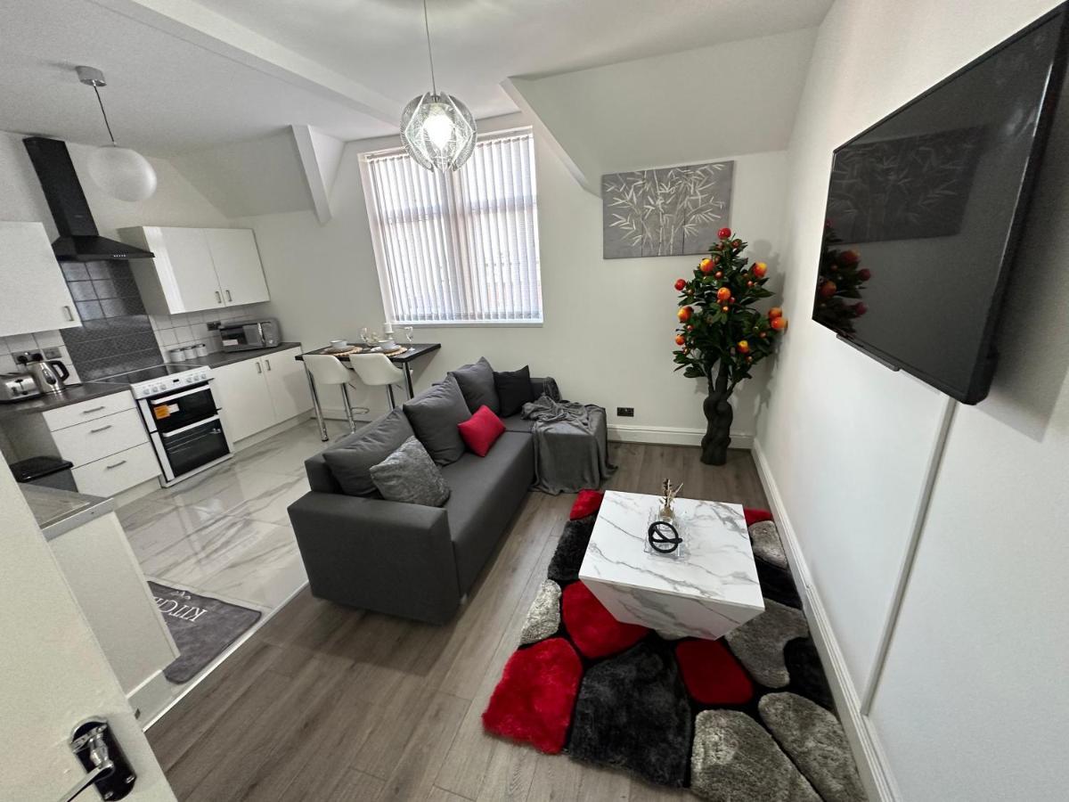 Lovely 2 Bedroom In Close To Centre And Stadium #1 Apartment *