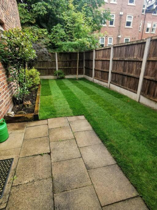Detached House With Gated Parking In Whalley Range *