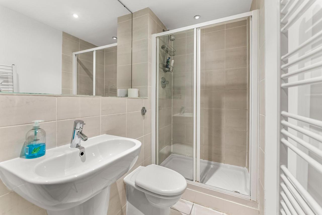 Large Central Manchester Apartment - Sleeps 8 Apartment Manchester