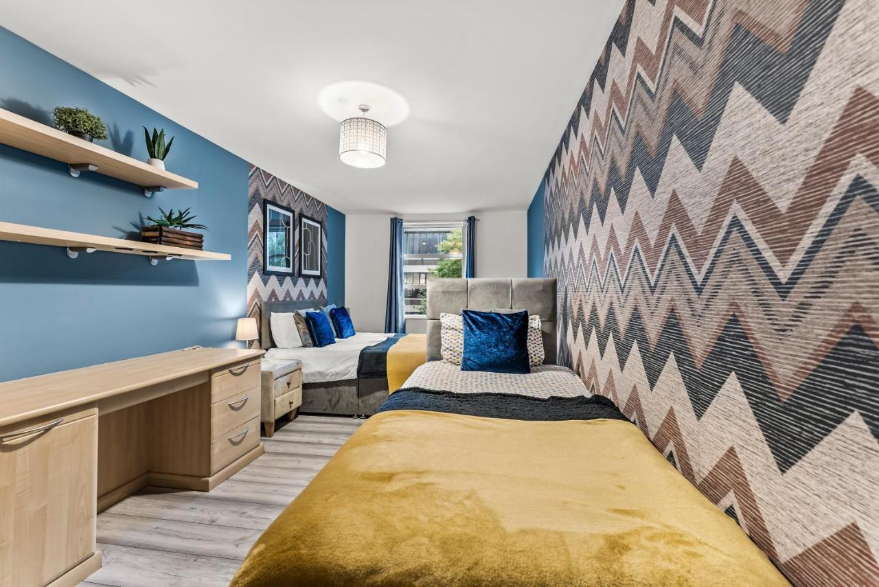 Large Central Manchester Apartment - Sleeps 8 Manchester