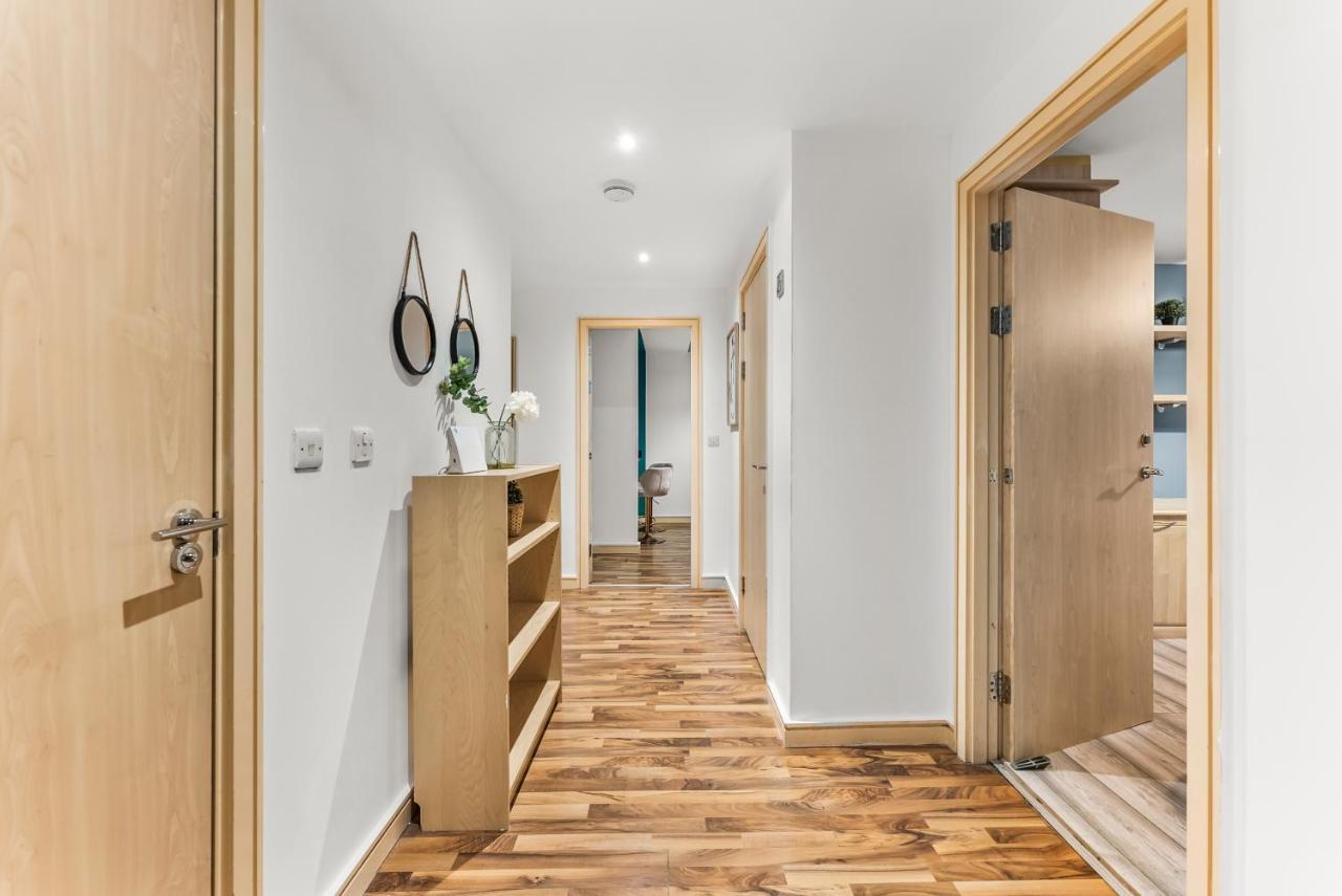 Large Central Manchester Apartment - Sleeps 8 Apartment Manchester