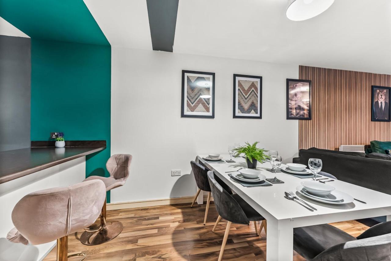Apartment Large Central Manchester Apartment - Sleeps 8 *