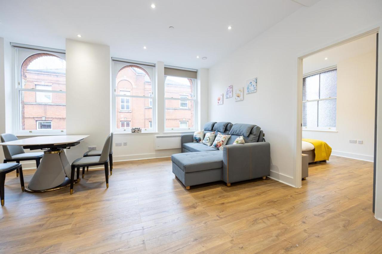Superb 2bd In China Town