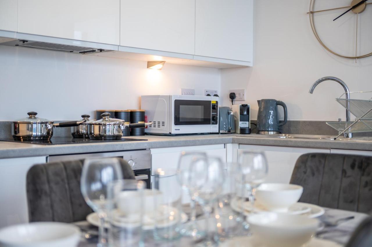 2 Bed - 5 Mins From Old Trafford * Manchester