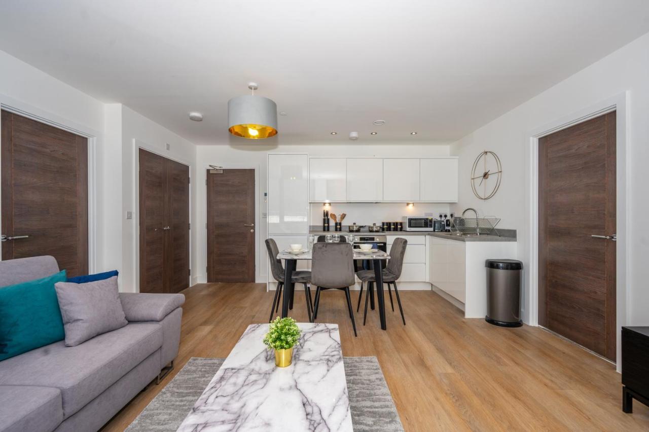 2 Bed - 5 Mins From Old Trafford * Manchester