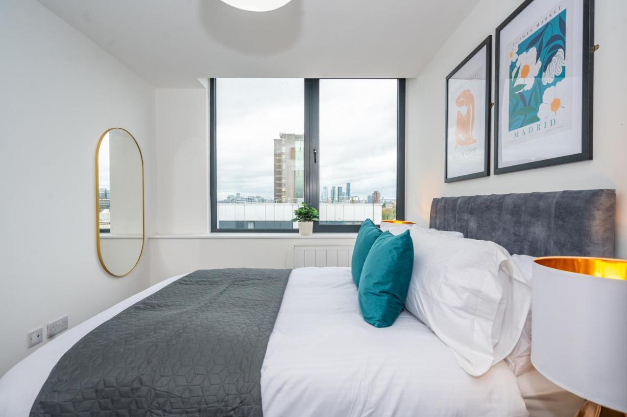 2 Bed - 5 Mins From Old Trafford Manchester