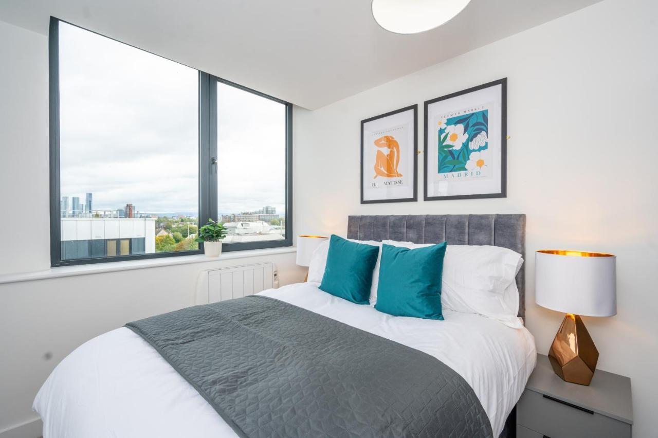 2 Bed - 5 Mins From Old Trafford Apartment