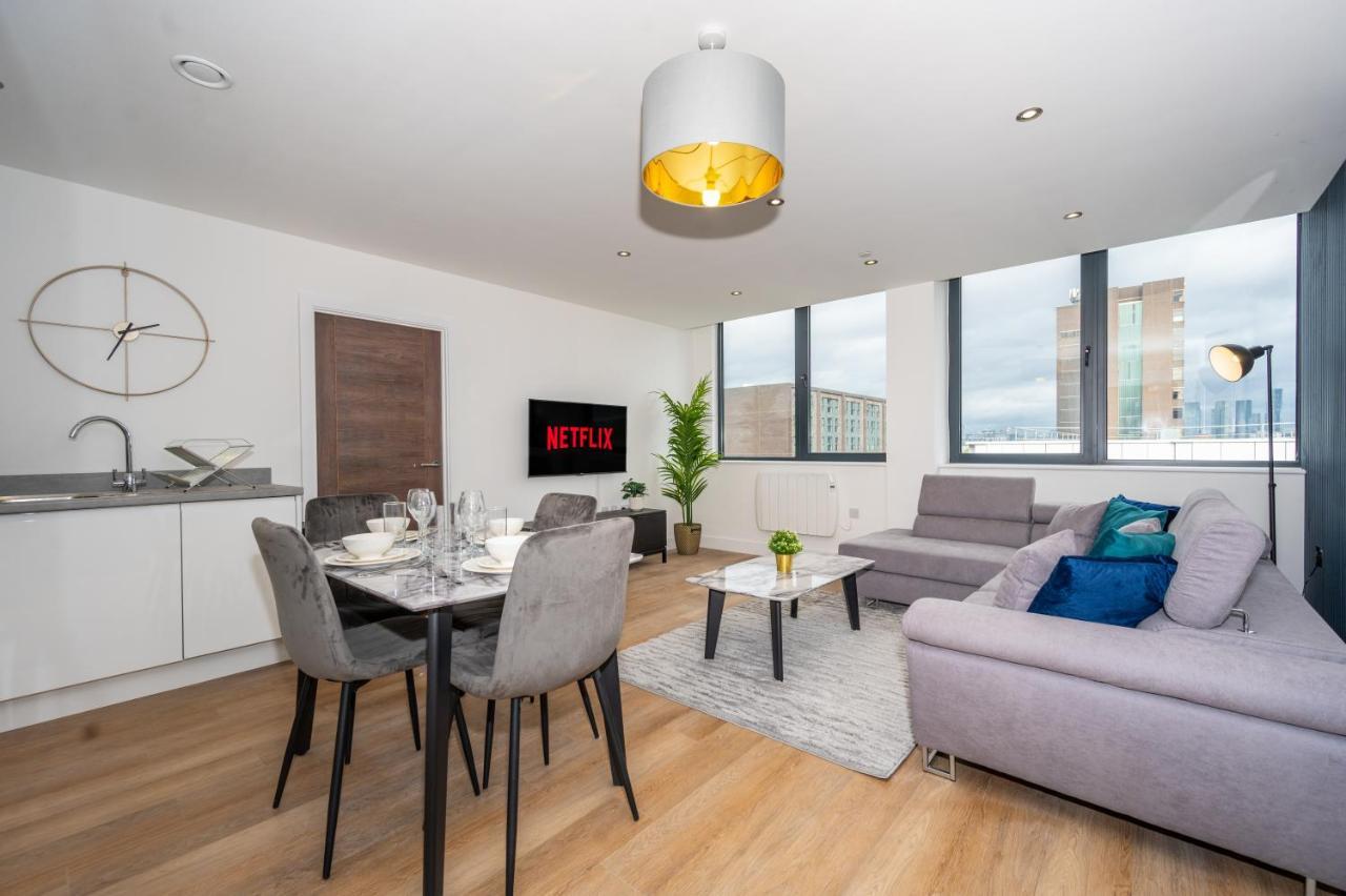 2 Bed - 5 Mins From Old Trafford
