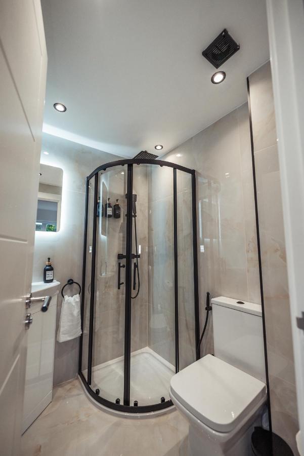 Exquisite 6 Bedroom Luxury * Manchester