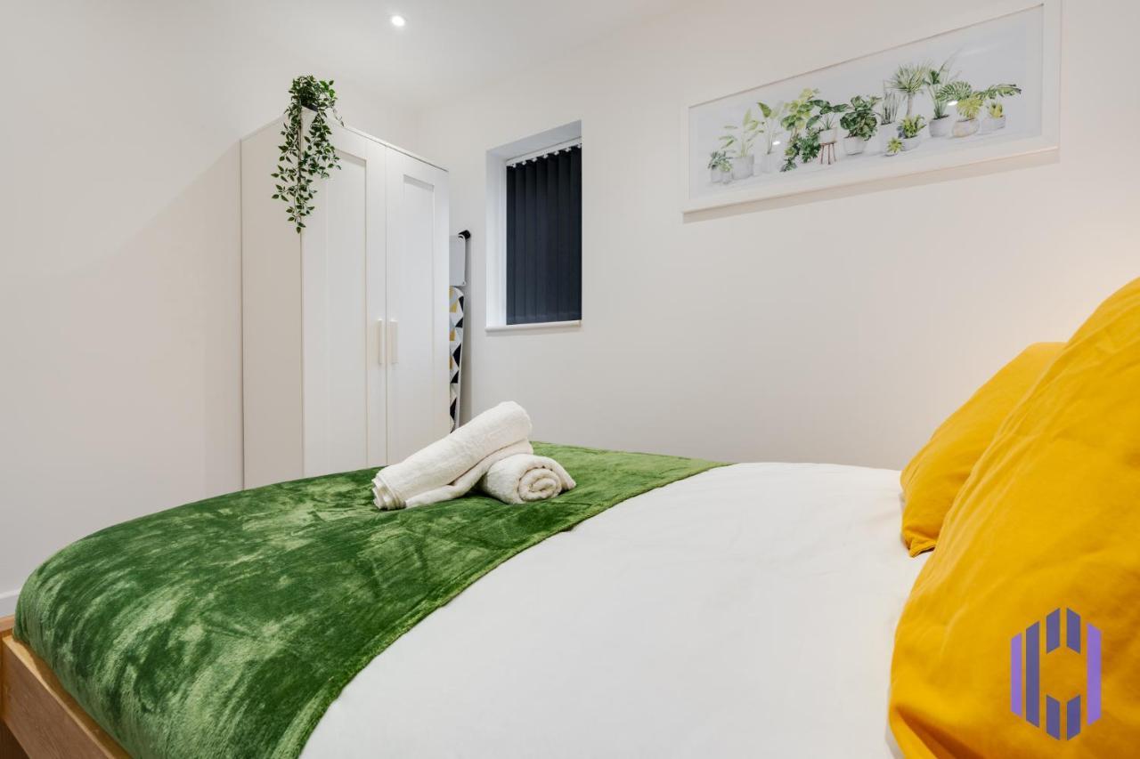Vakantiehuis Stylish 4bd - Coop Live - Etihad - Parking - Ev
