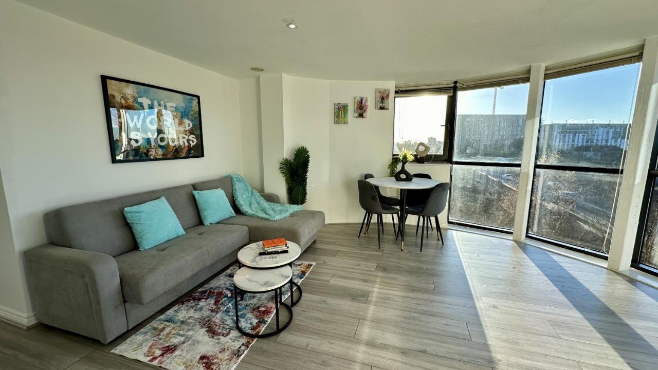 Lux Livin' - Luxury 2 Bed With Free Parking * Manchester