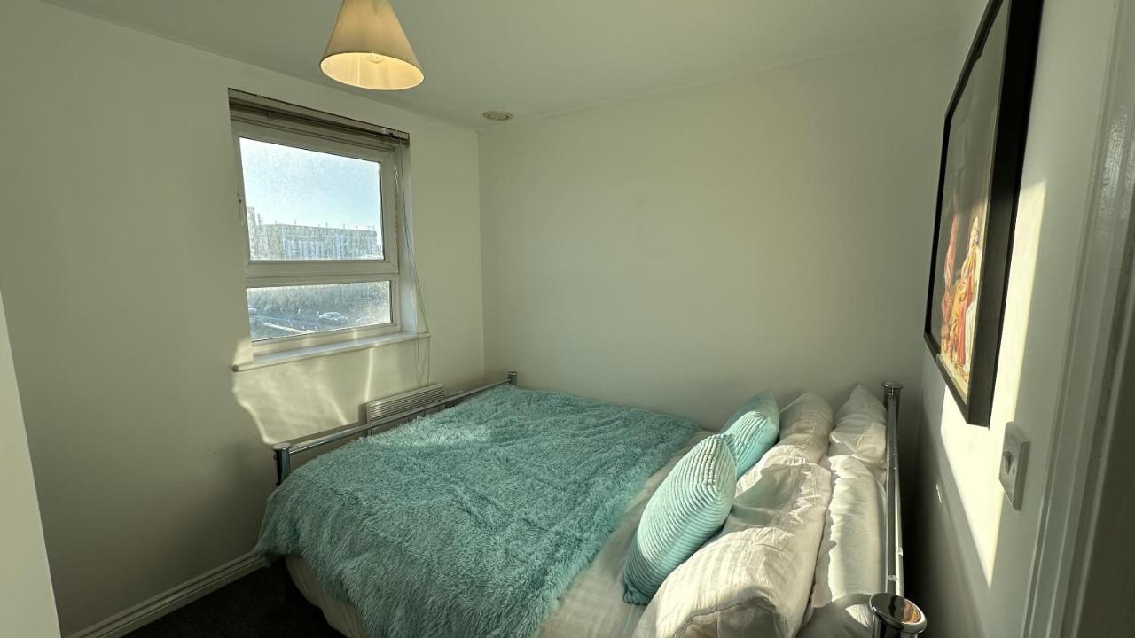 Lux Livin' - Luxury 2 Bed With Free Parking Manchester