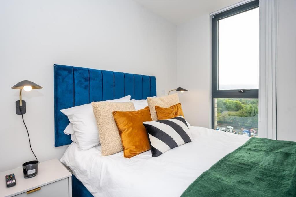 Stunning Brand New 3 Bed By Valore Services Manchester
