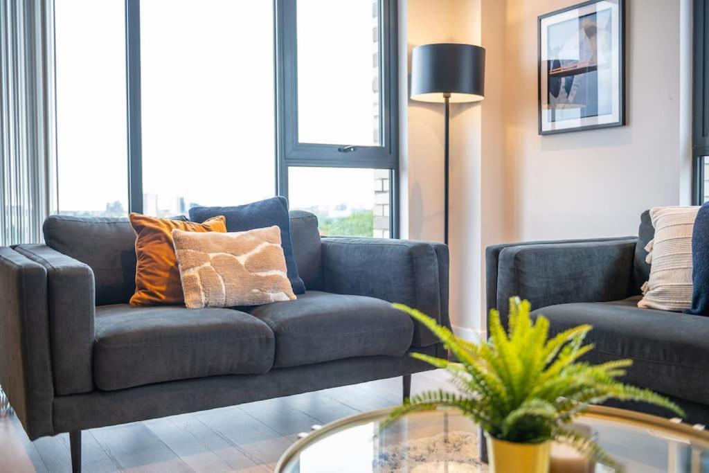 Stunning Brand New 3 Bed By Valore Services * Manchester