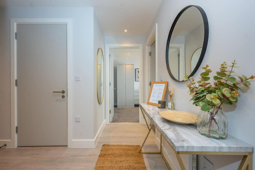 Stunning Brand New 3 Bed By Valore Services Appartement