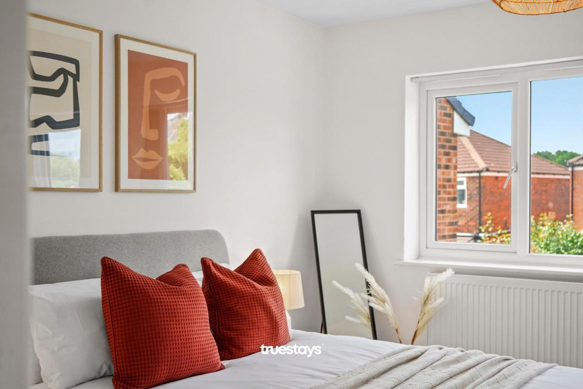 Greaves House By Truestays - 3 Bedroom House In Failsworth, * Manchester