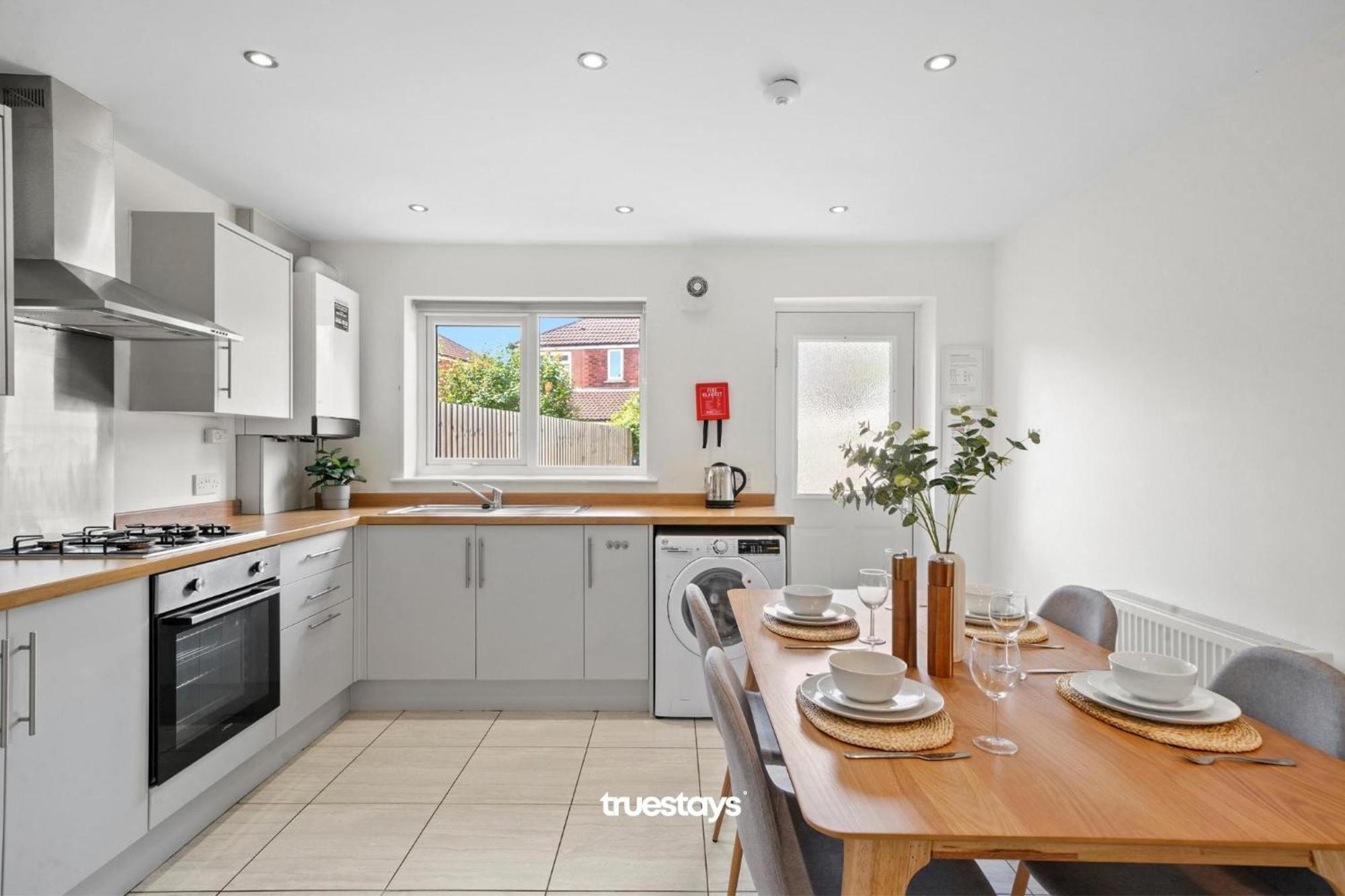 Greaves House By Truestays - 3 Bedroom House In Failsworth, * Manchester