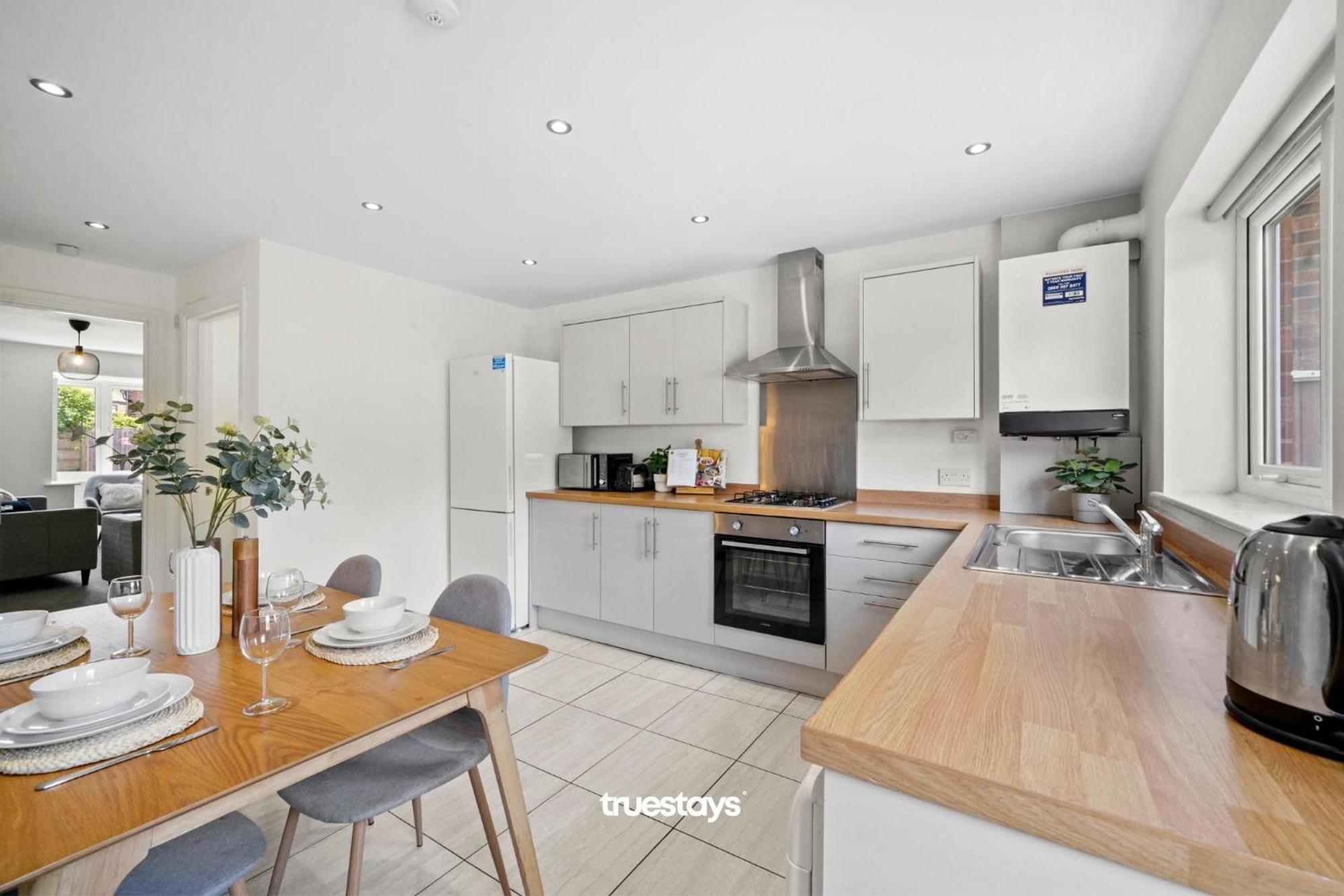 Greaves House By Truestays - 3 Bedroom House In Failsworth, *