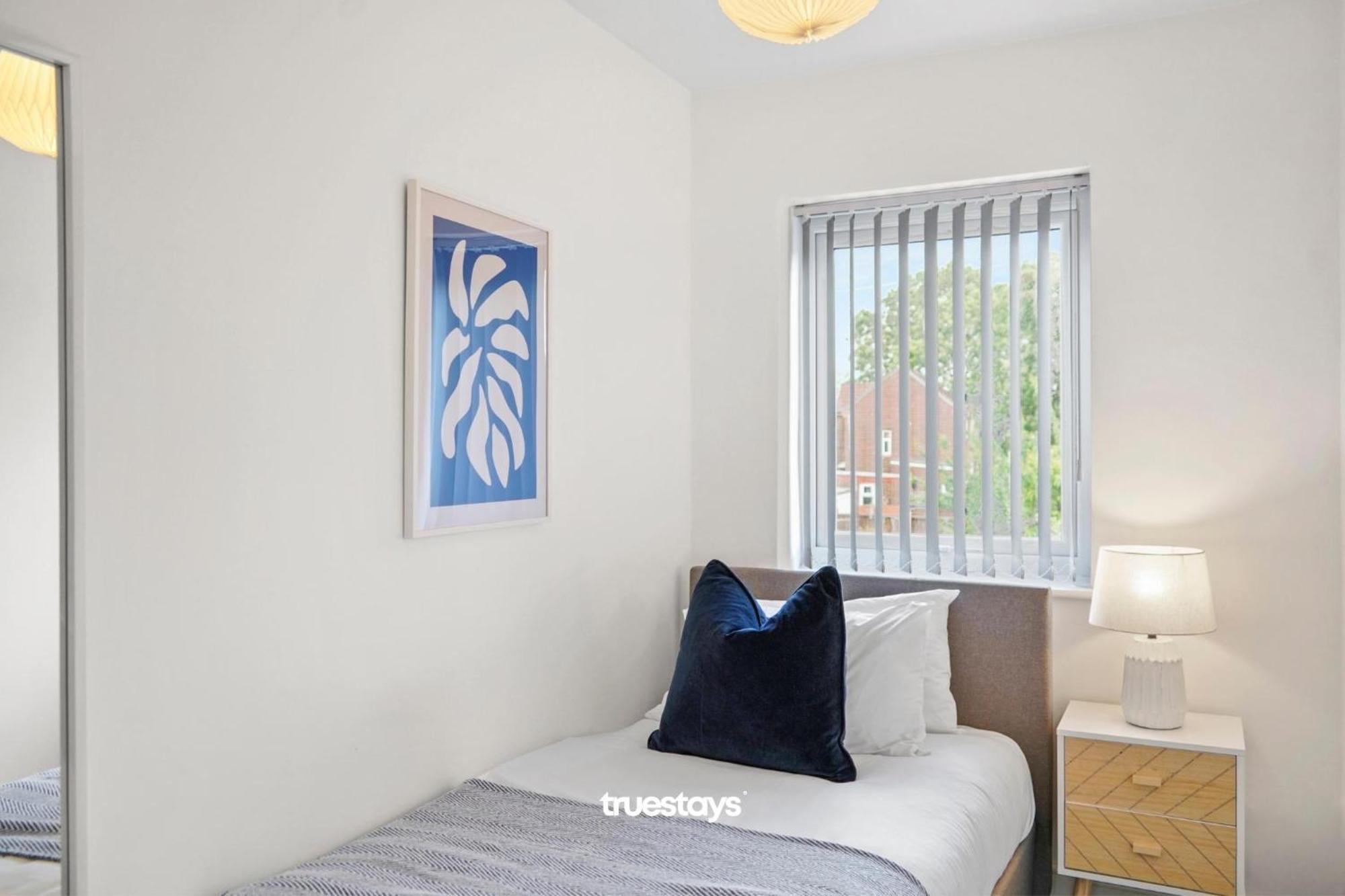 Greaves House By Truestays - 3 Bedroom House In Failsworth, Manchester