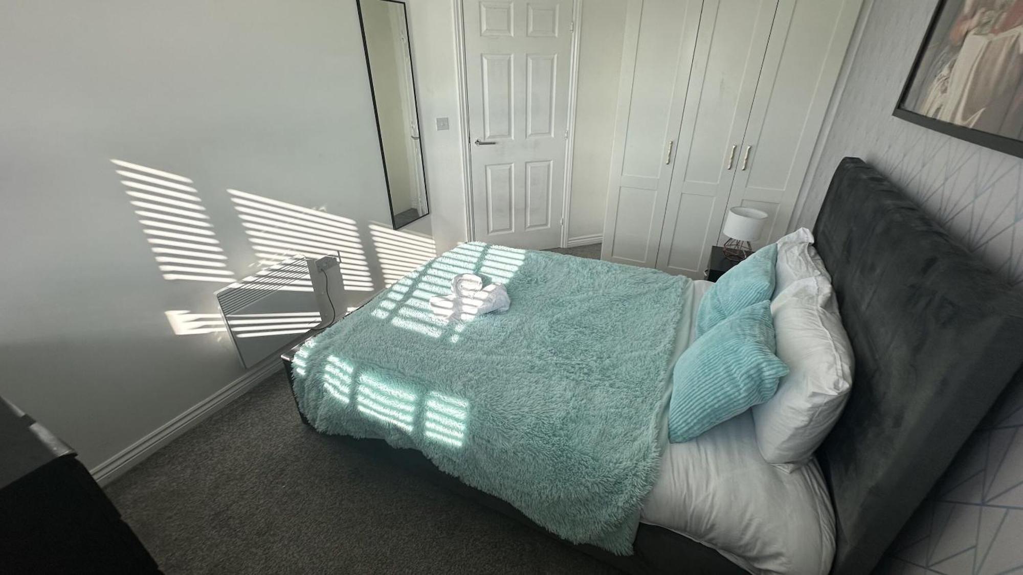 Lux Livin' - Luxury 2 Bed With Free Parking * Manchester