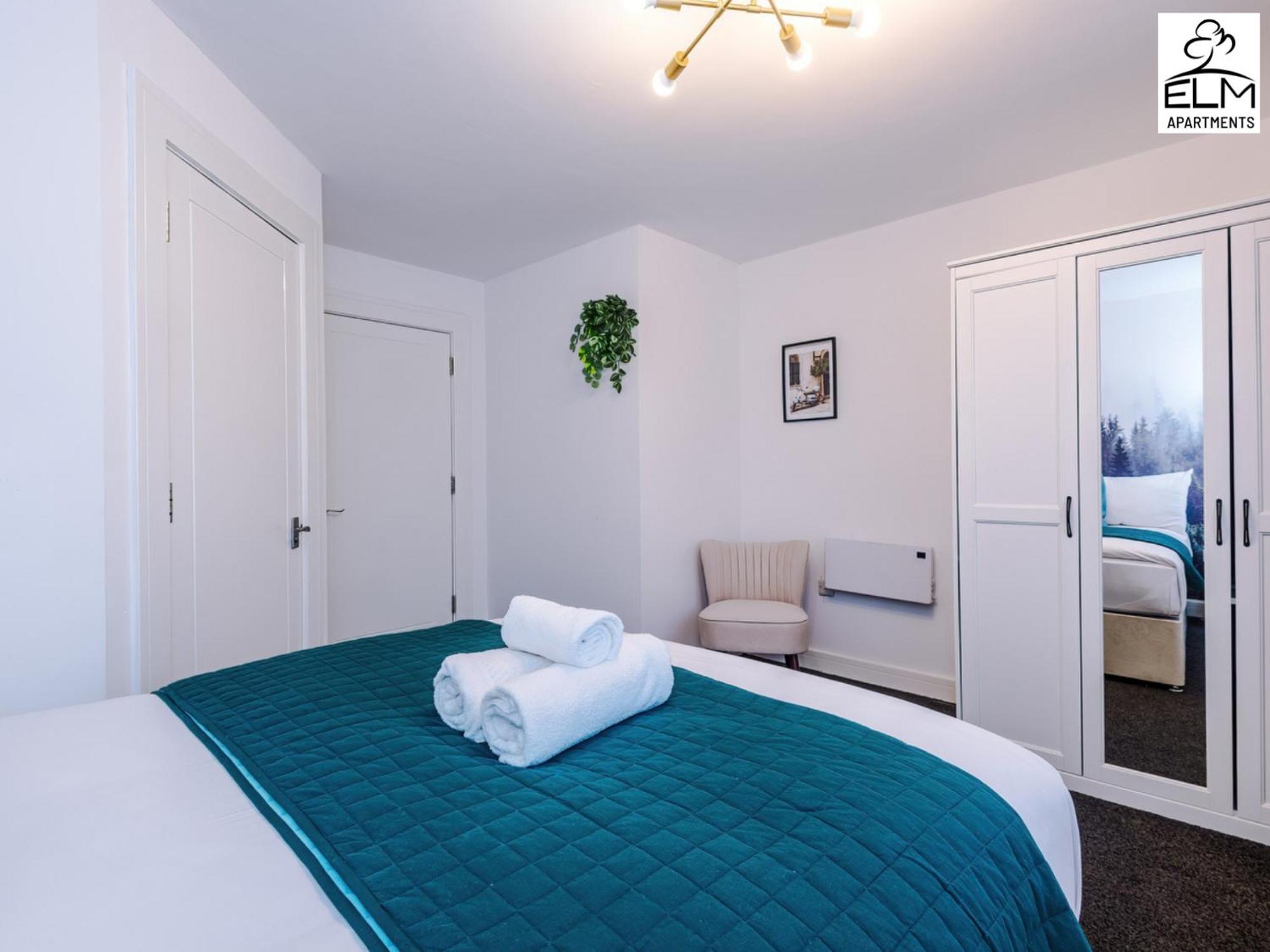 Elm , Collection Of Available Near Media , Free Parking Apartment