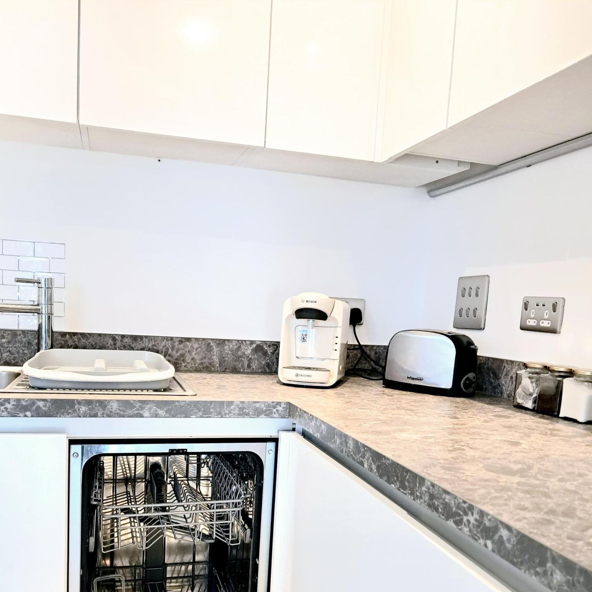 5mins Jd Gym Supermarket Retail M60 Centre Salford Queys Media Appartement Manchester
