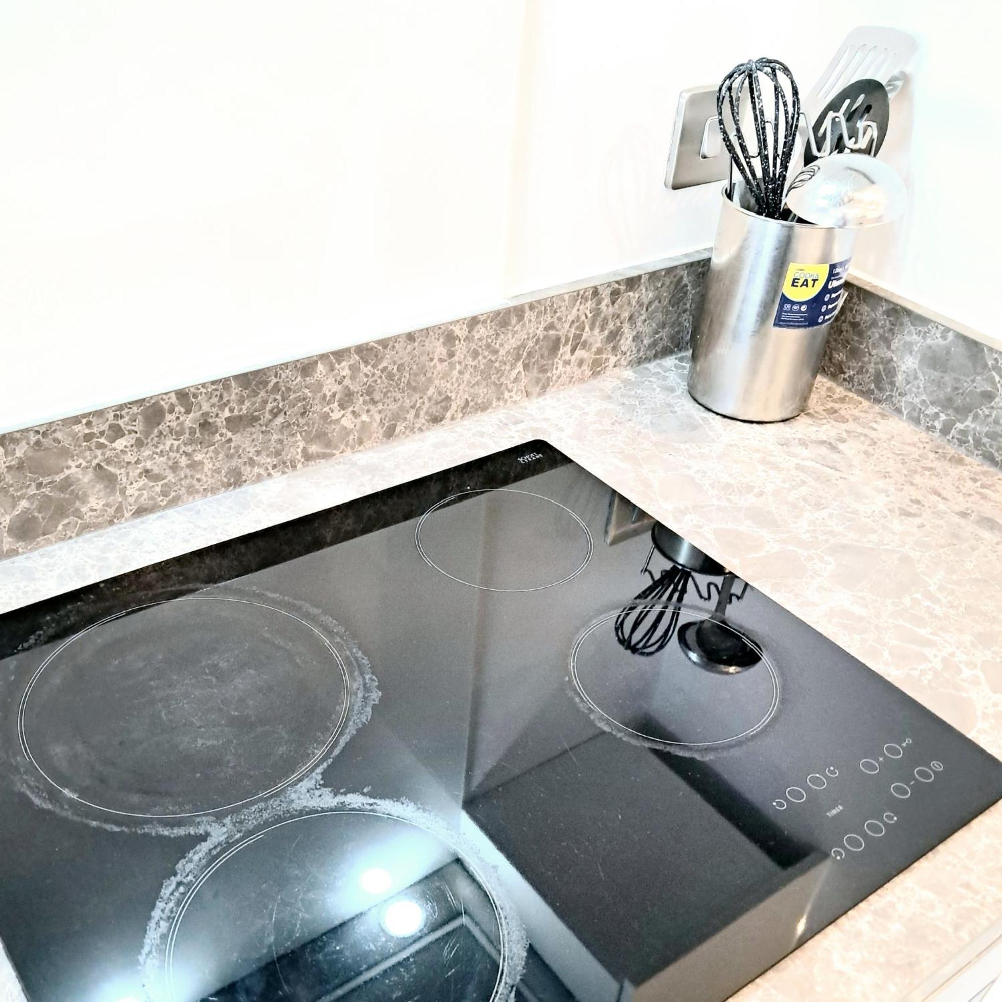 Appartement 5mins Jd Gym Supermarket Retail M60 Centre Salford Queys Media *