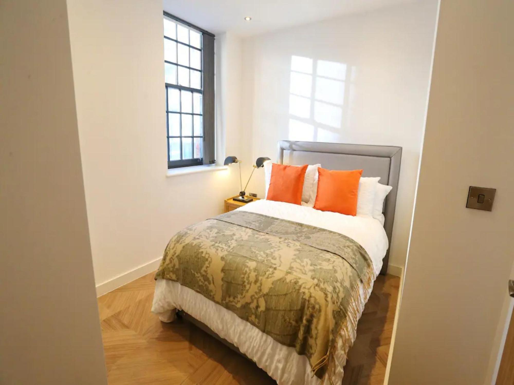 Pass The Keys Stunning King Bed Flat 9 Min Walk From Arndale