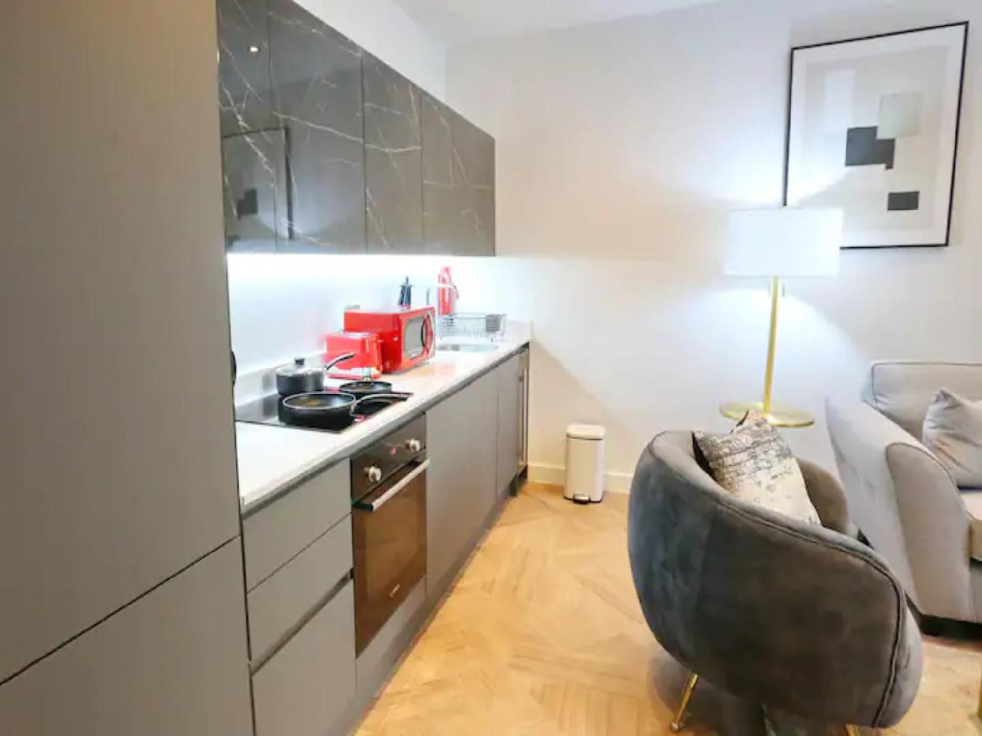 Pass The Keys Stunning King Bed Flat 9 Min Walk From Arndale Apartment