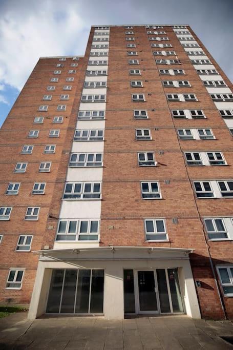 View - Free Parking - Sleeps 6 - Near Centre - By Nmb *