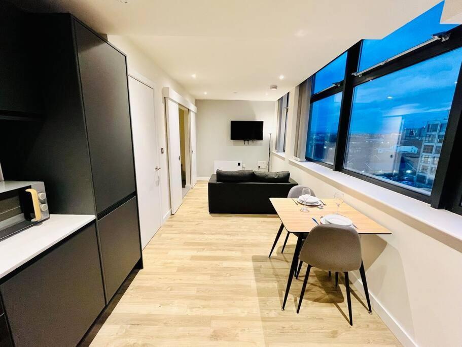 Apartment Prime Location: One Bed In Old Trafford Manchester