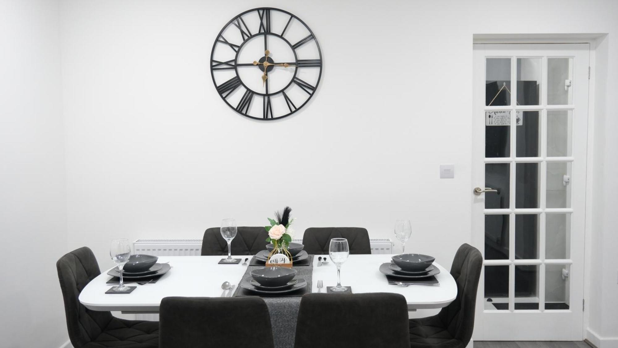Vakantiehuis 3-bedroom Semi Near Etihad Football Stadium, Tourist Attractions, Centre And Transport Links - Sky N Netflix Manchester