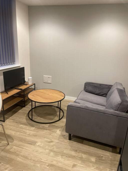 Stylish Flat In Old Trafford Apartment *