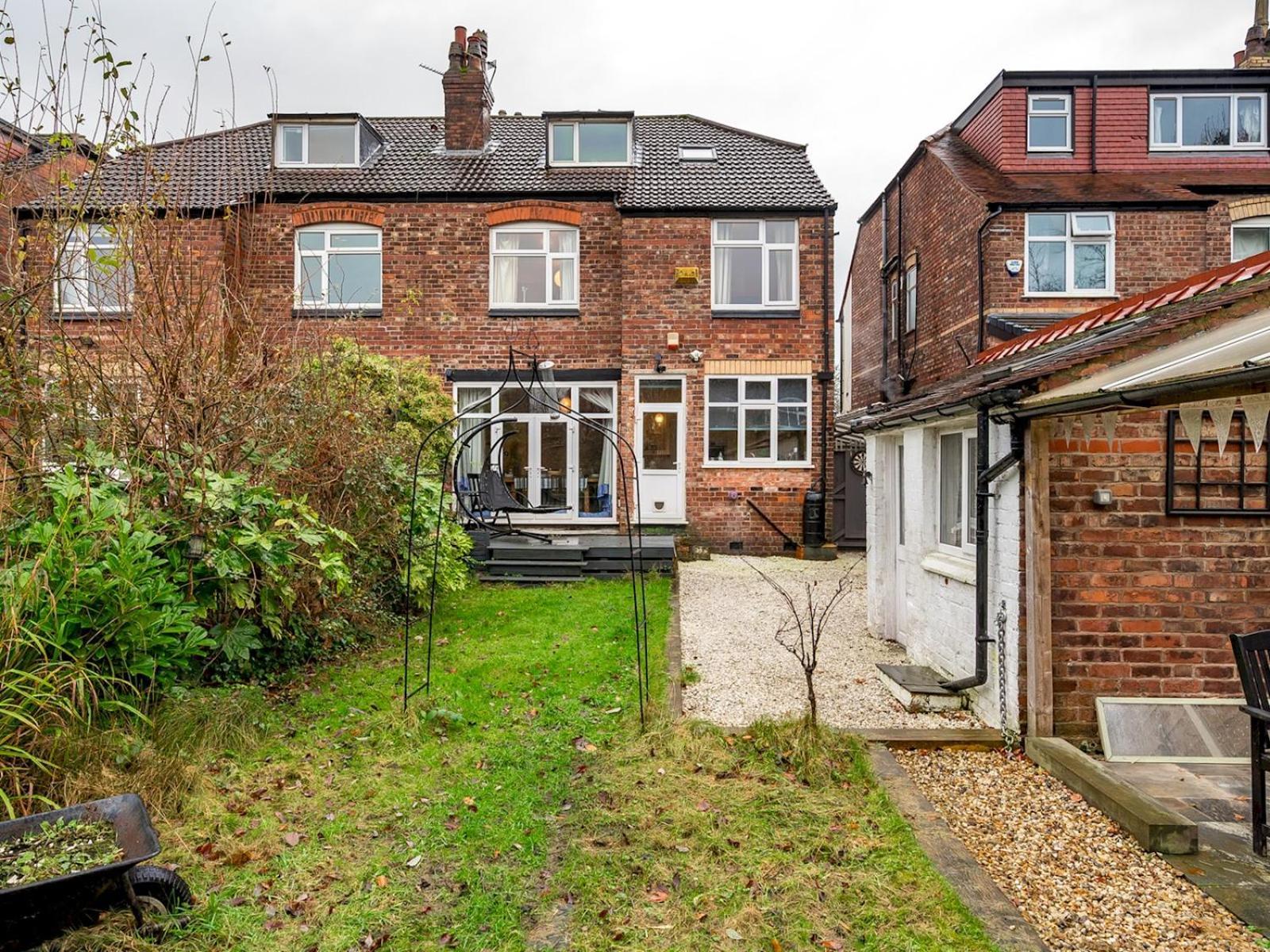 Pass The Keys Spacious 5-bedroom House In The Charming Suburb Of Fallowfield Holiday home *