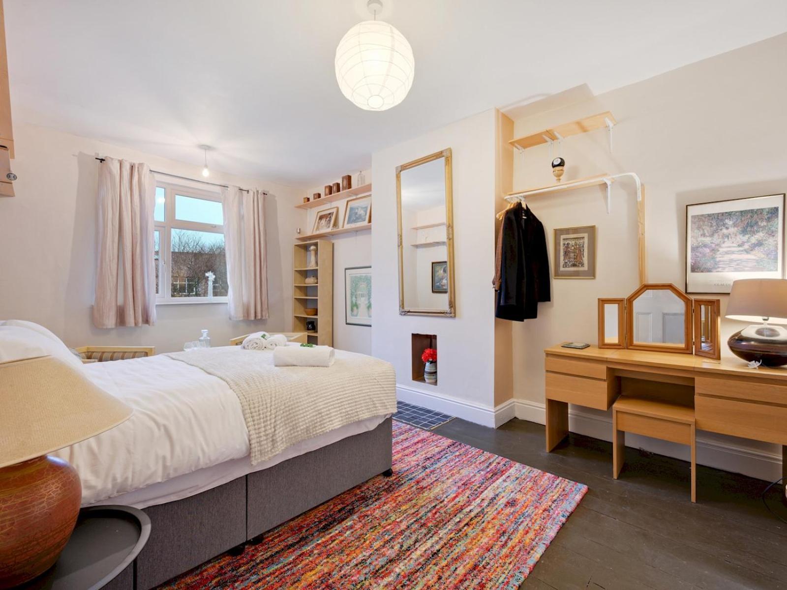 Pass The Keys Spacious 5-bedroom House In The Charming Suburb Of Fallowfield * Manchester