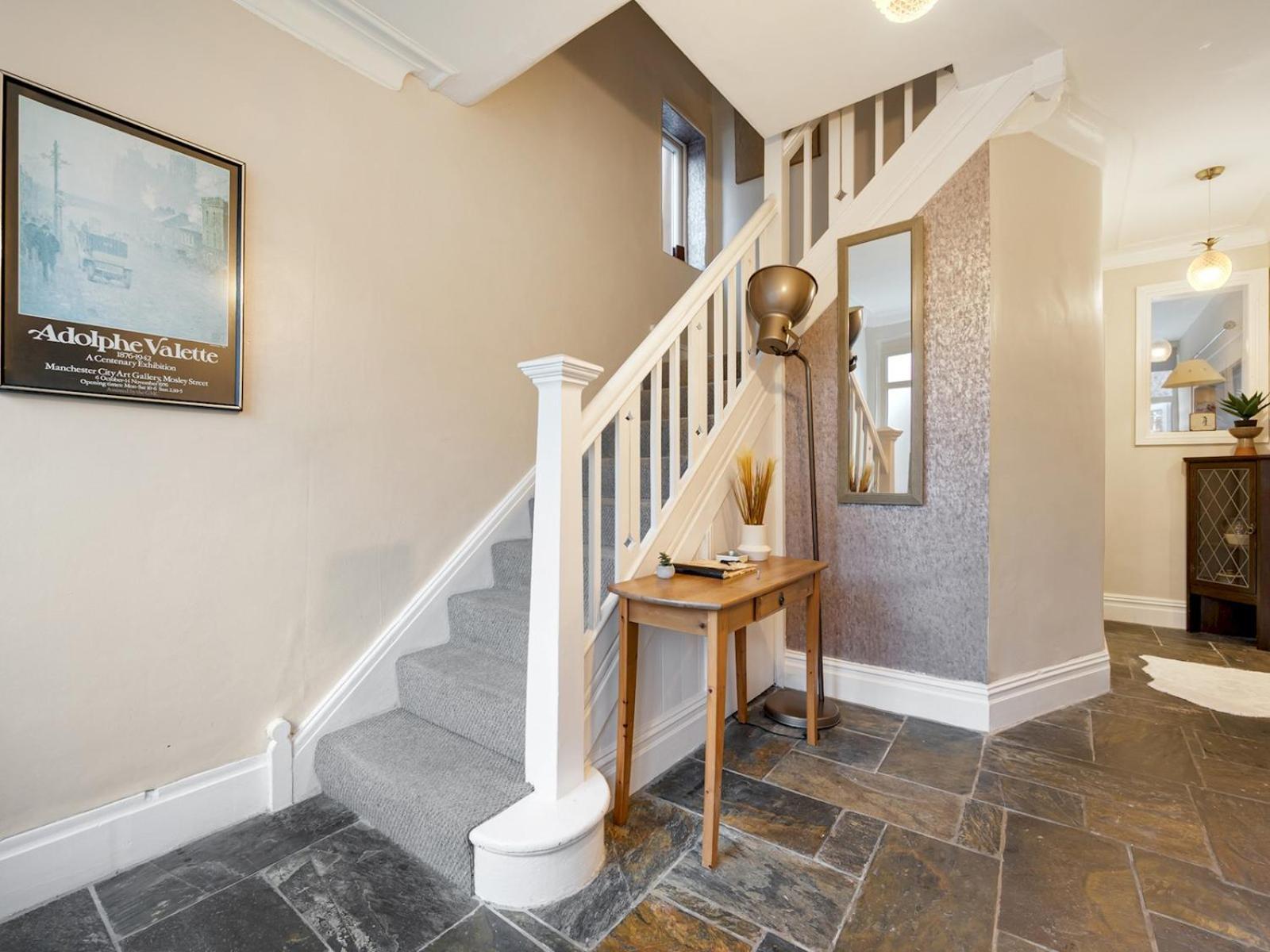 Pass The Keys Spacious 5-bedroom House In The Charming Suburb Of Fallowfield Holiday home *