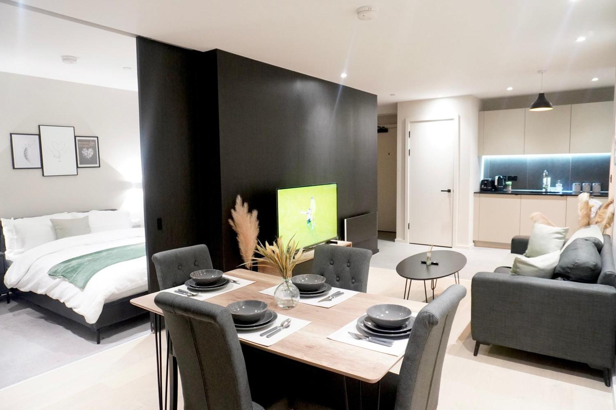 Luxury 2 Bed With Balcony *