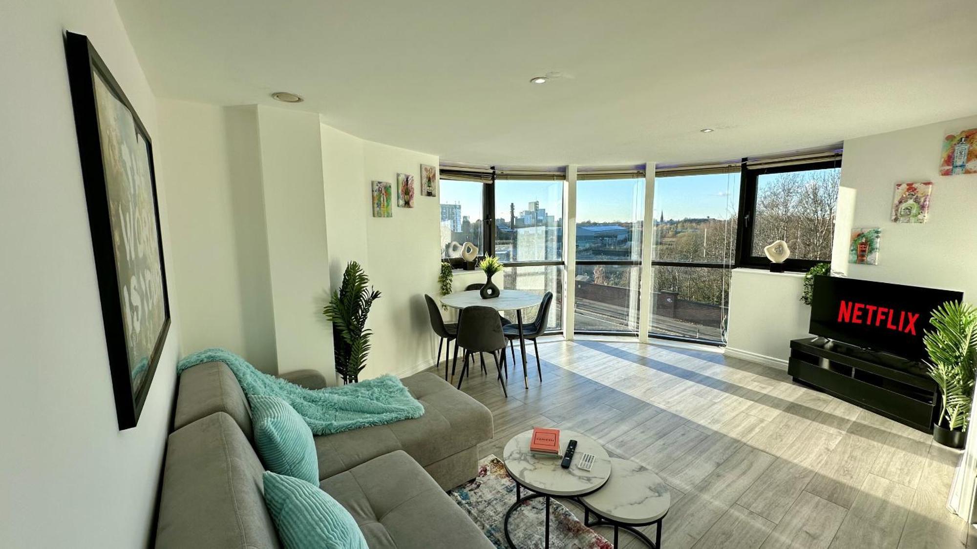 Lux Livin' - Luxury 2 Bed With Free Parking * Manchester