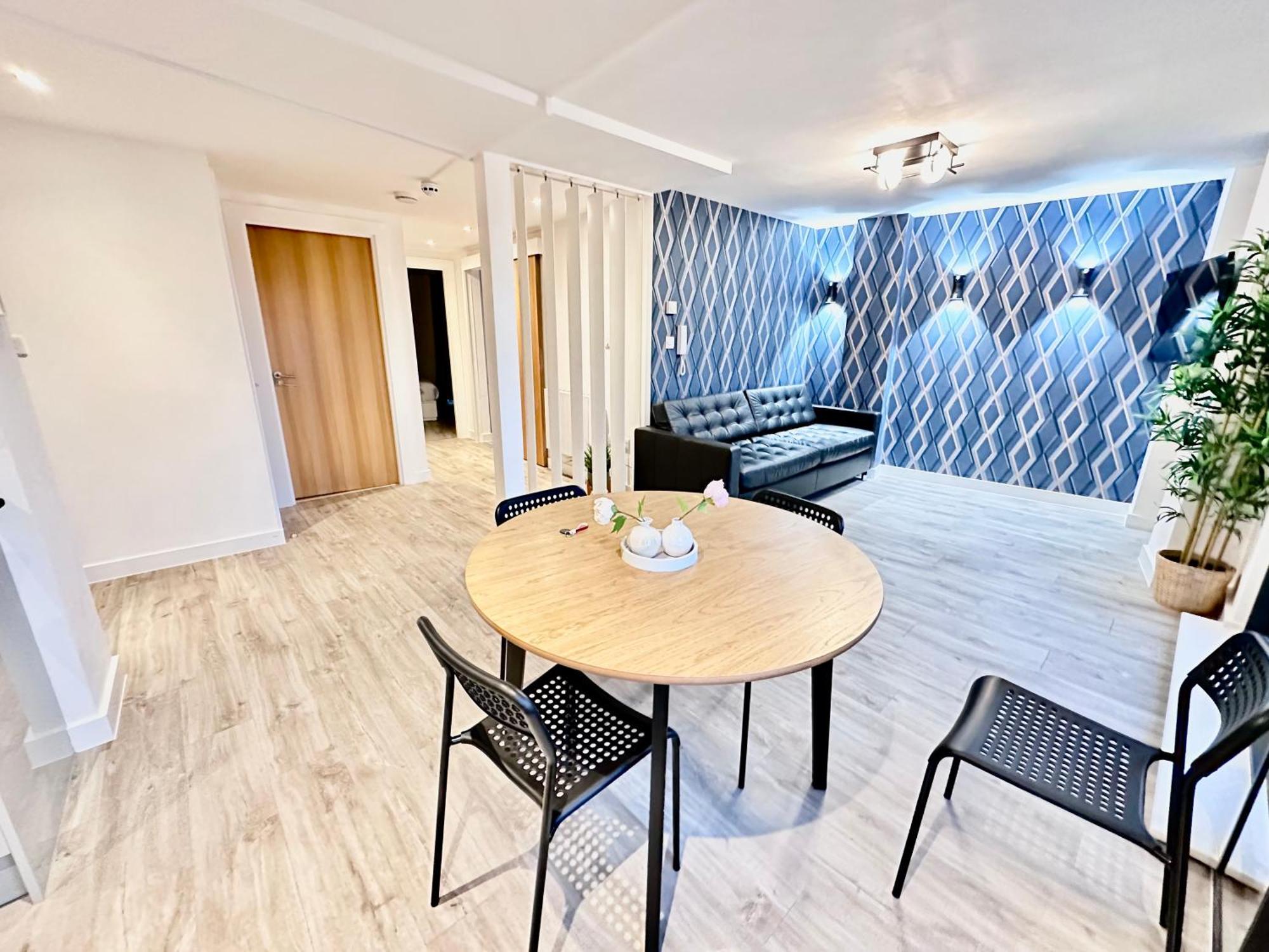 Centre, Floor Apartment, Two Balconies
