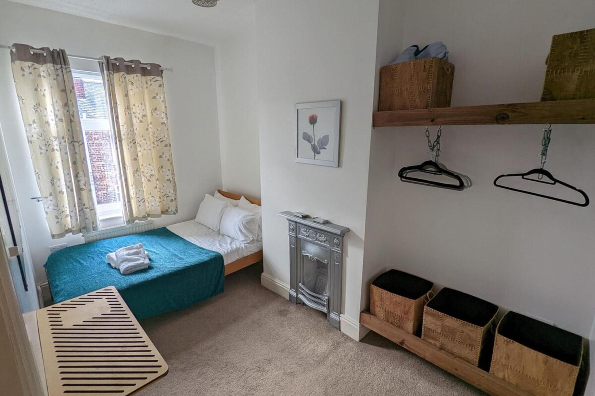 Warm Family 2db House! Holiday home Manchester