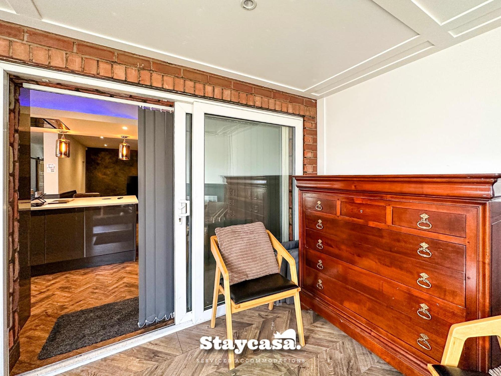 Vakantiehuis Beautiful Detached - Jacuzzi Bath - Parking *