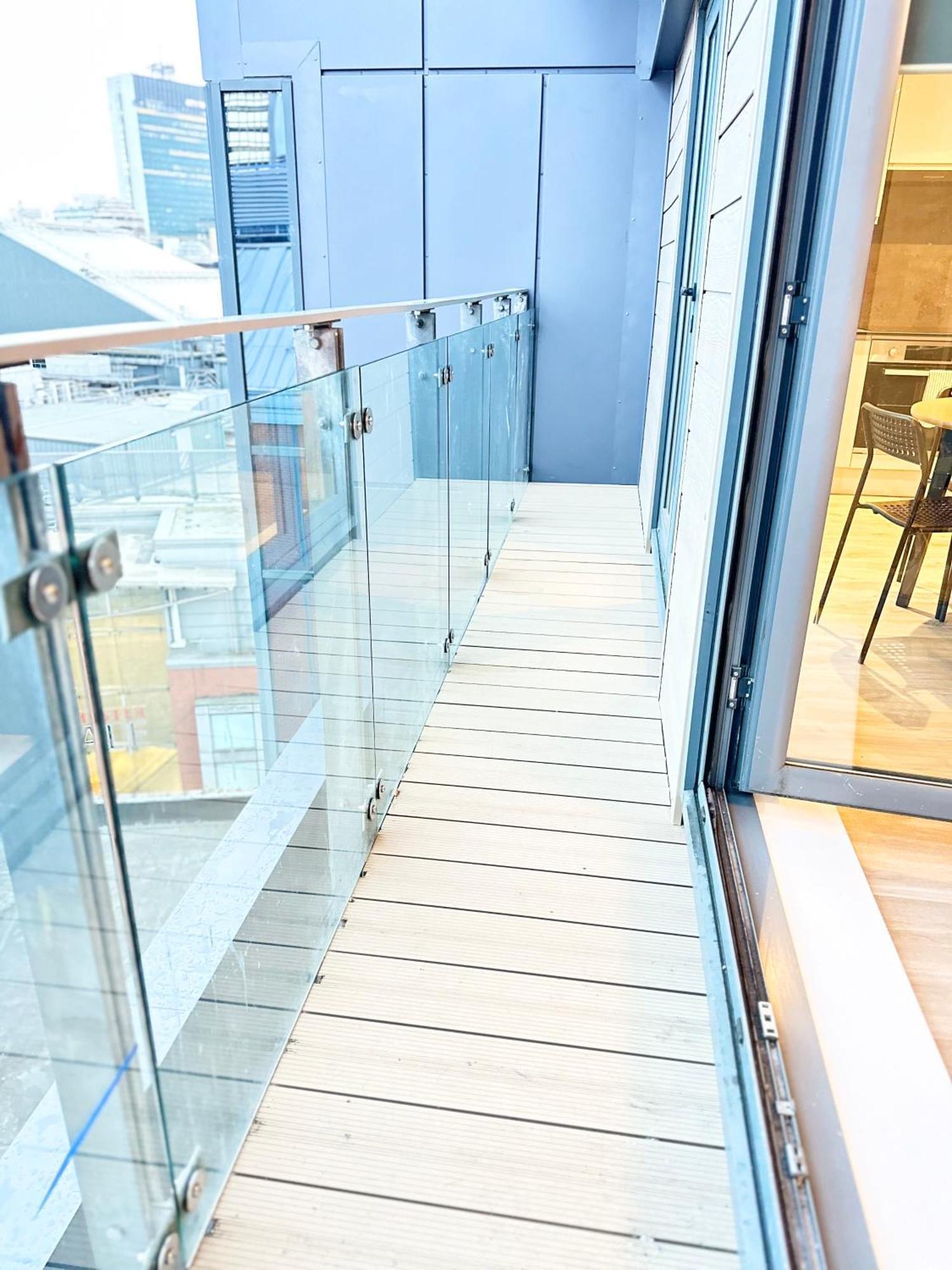 Centre, Floor Apartment, Two Balconies Apartment Manchester