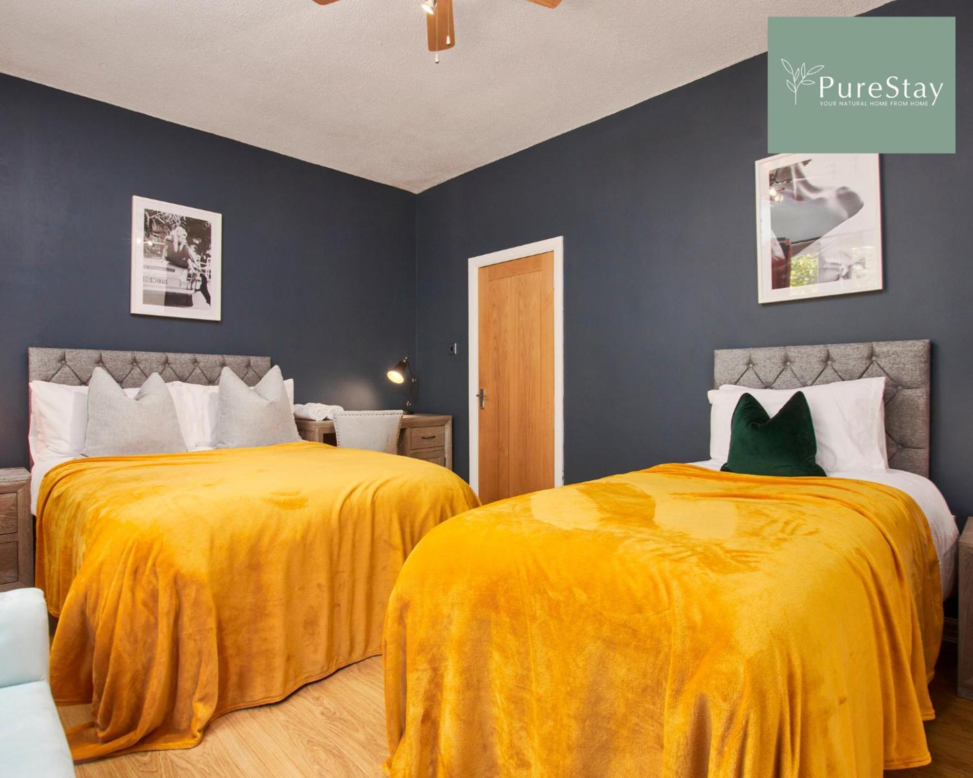 Three Bedroom House By Purestay Short Lets & Serviced With Free Parking Vakantiehuis *