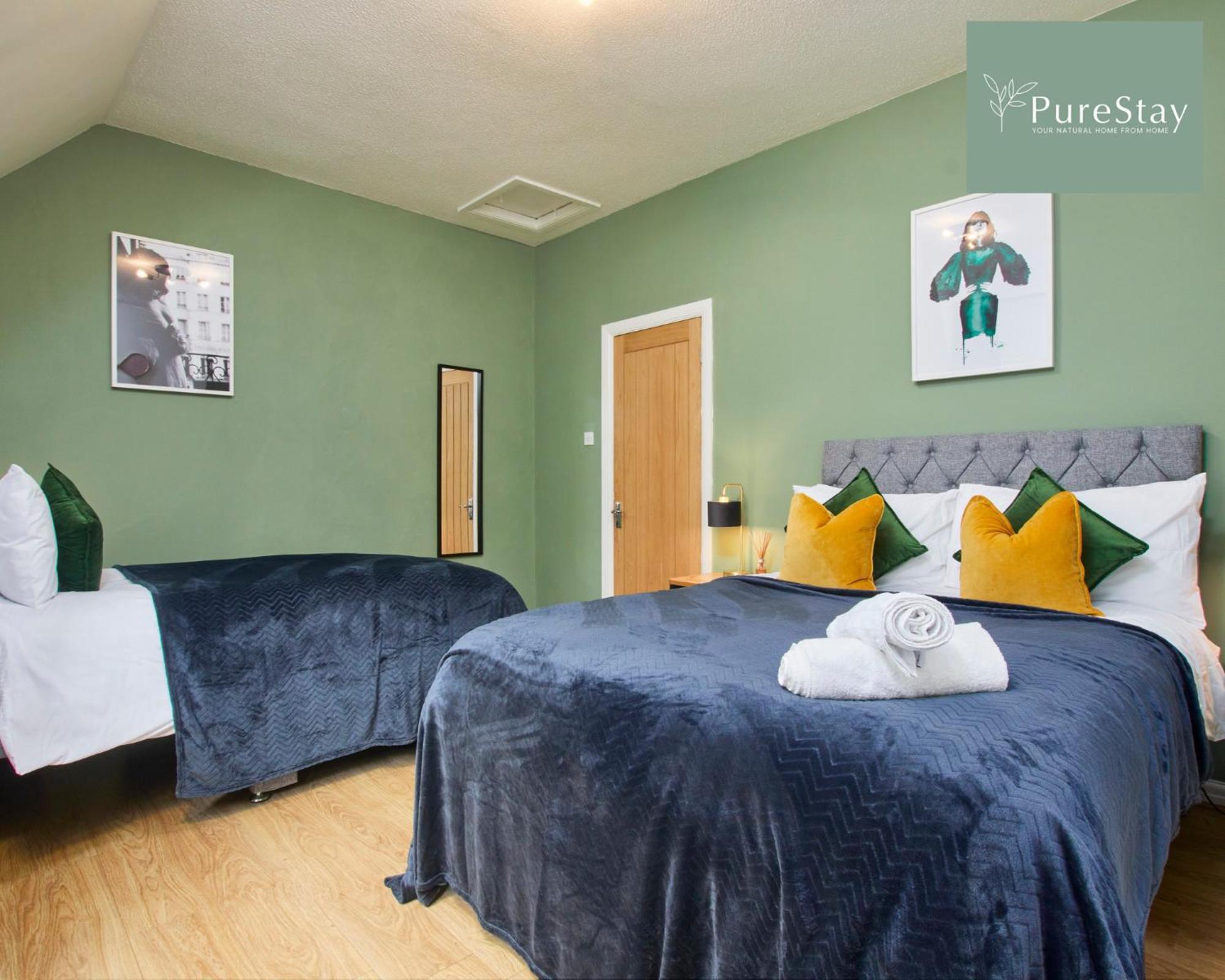 Vakantiehuis Three Bedroom House By Purestay Short Lets & Serviced With Free Parking