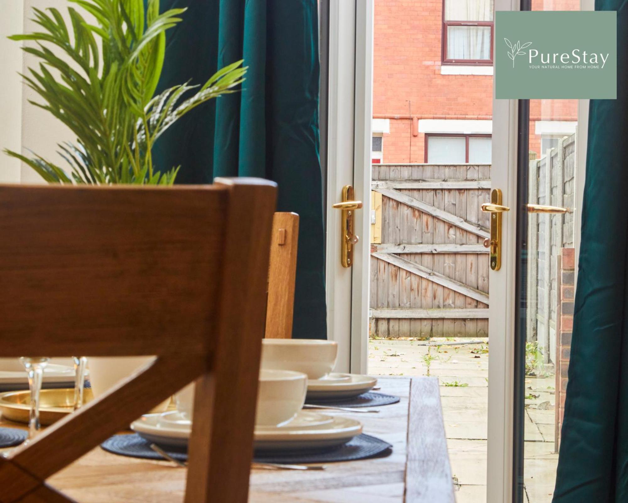 Three Bedroom House By Purestay Short Lets & Serviced With Free Parking Vakantiehuis Manchester