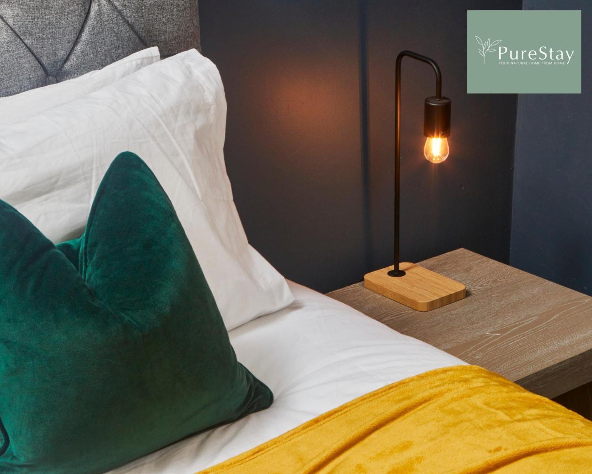 Three Bedroom House By Purestay Short Lets & Serviced With Free Parking Vakantiehuis *