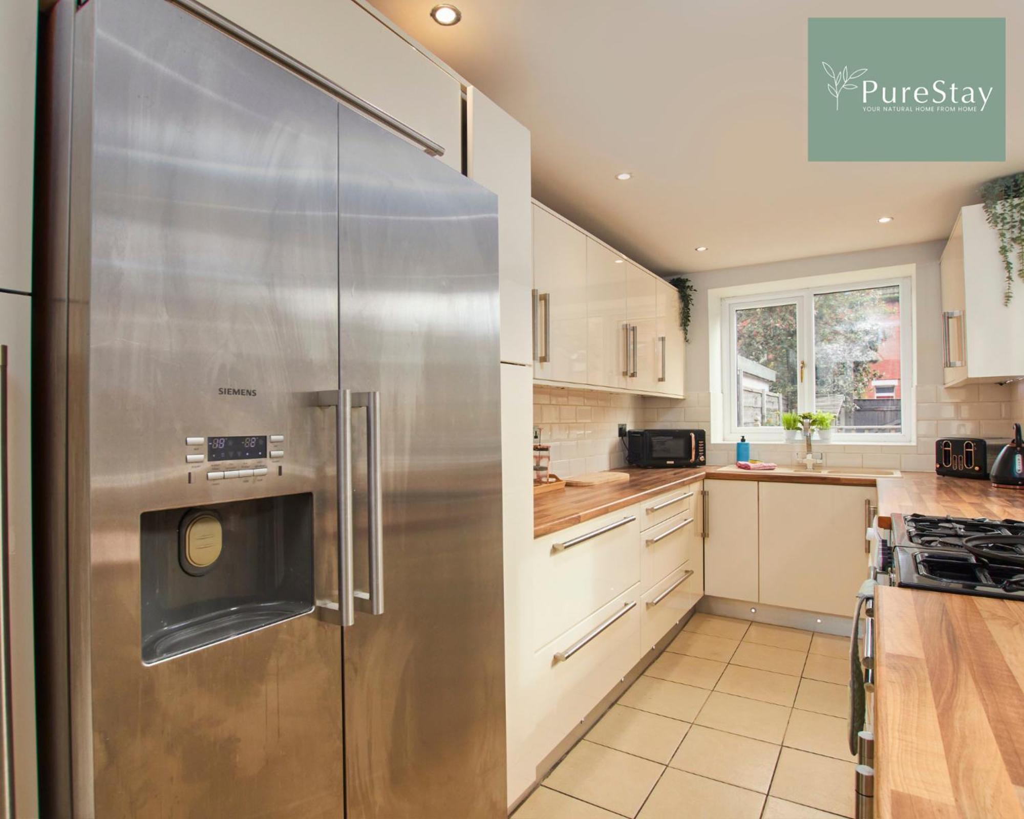 Three Bedroom House By Purestay Short Lets & Serviced With Free Parking Vakantiehuis Manchester