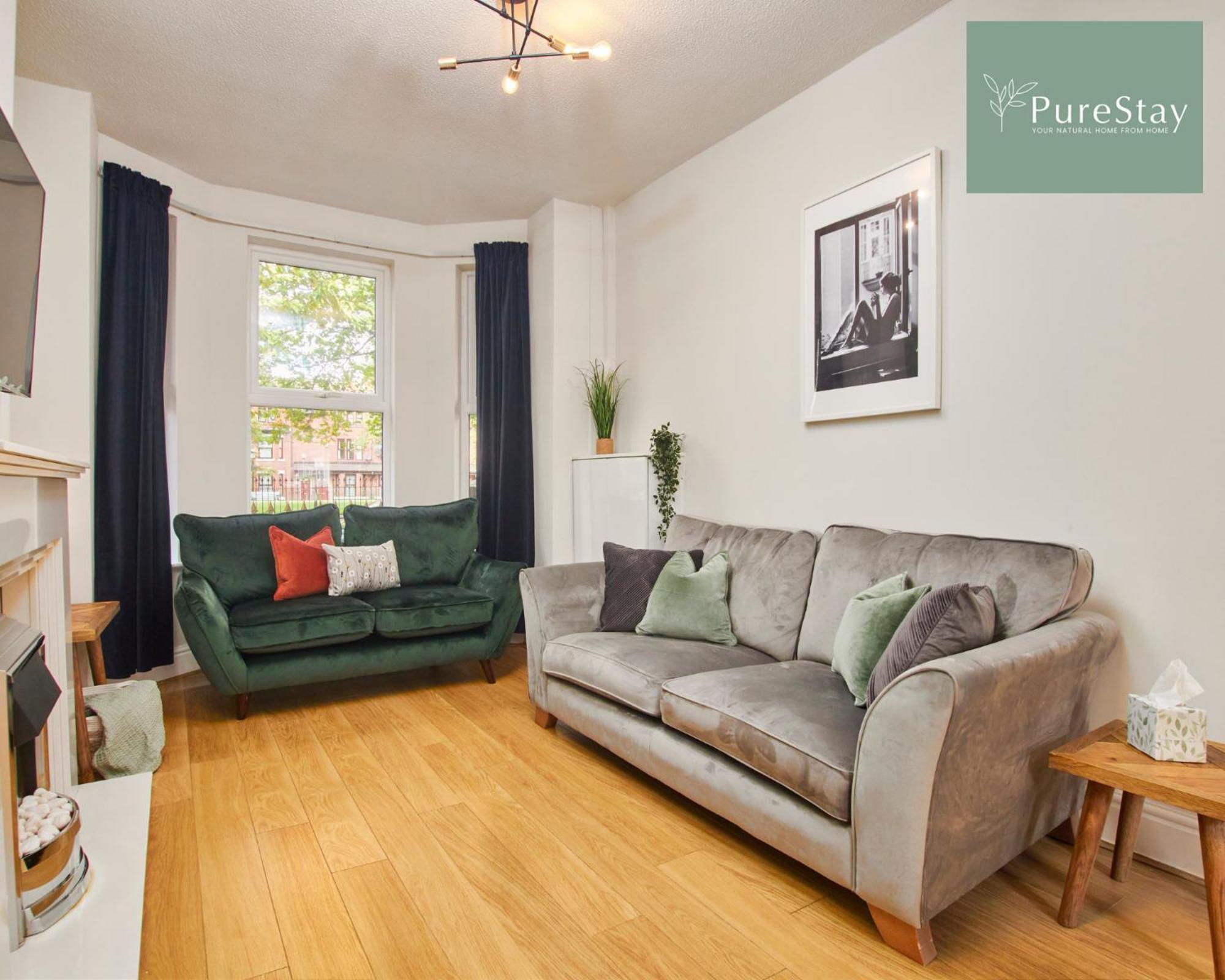 Vakantiehuis Three Bedroom House By Purestay Short Lets & Serviced With Free Parking
