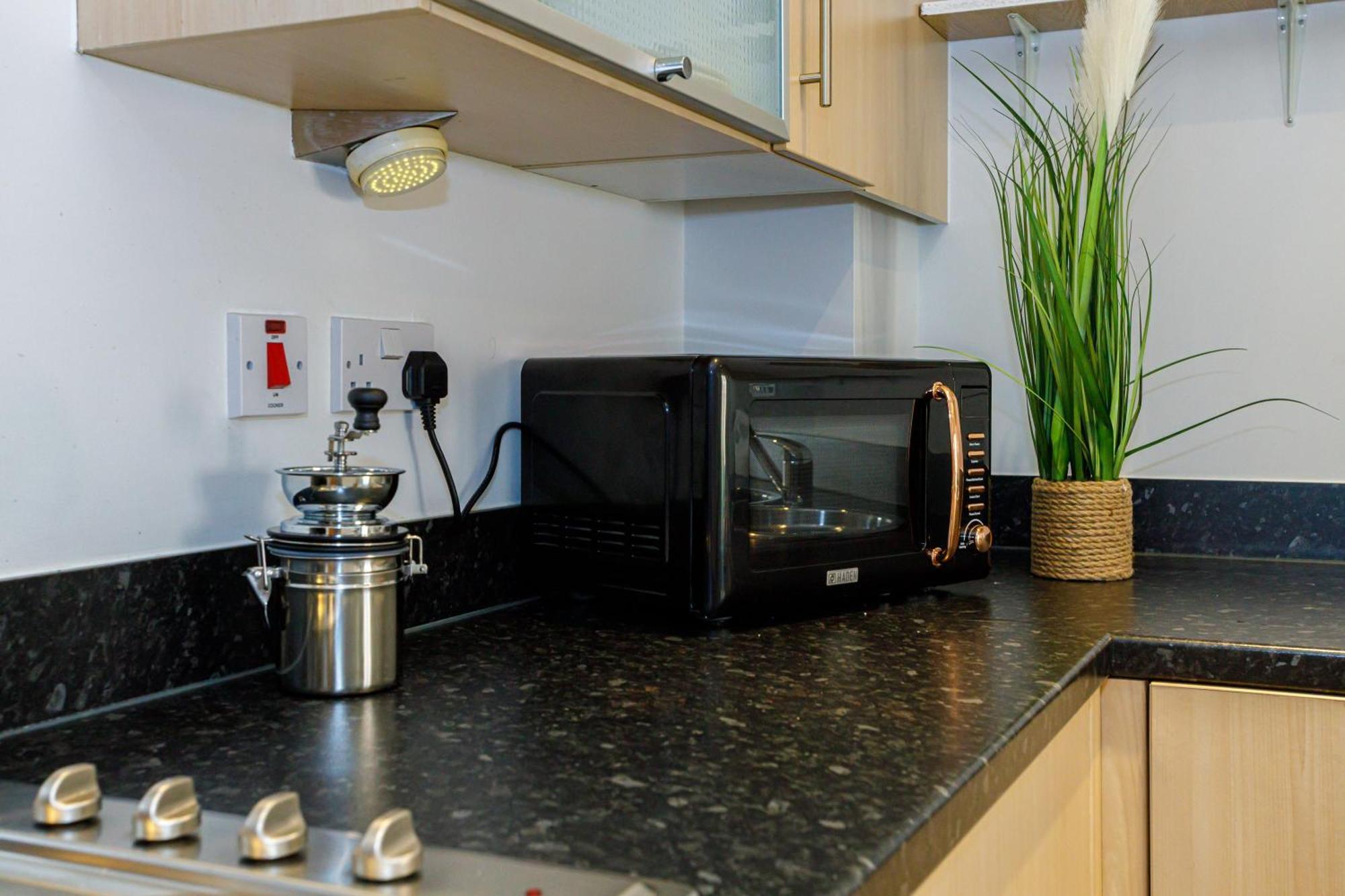 Appartement Lovely 2 Bed 2 Bathroom *